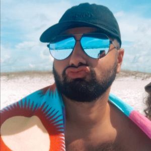 Meet your Posher, Ali